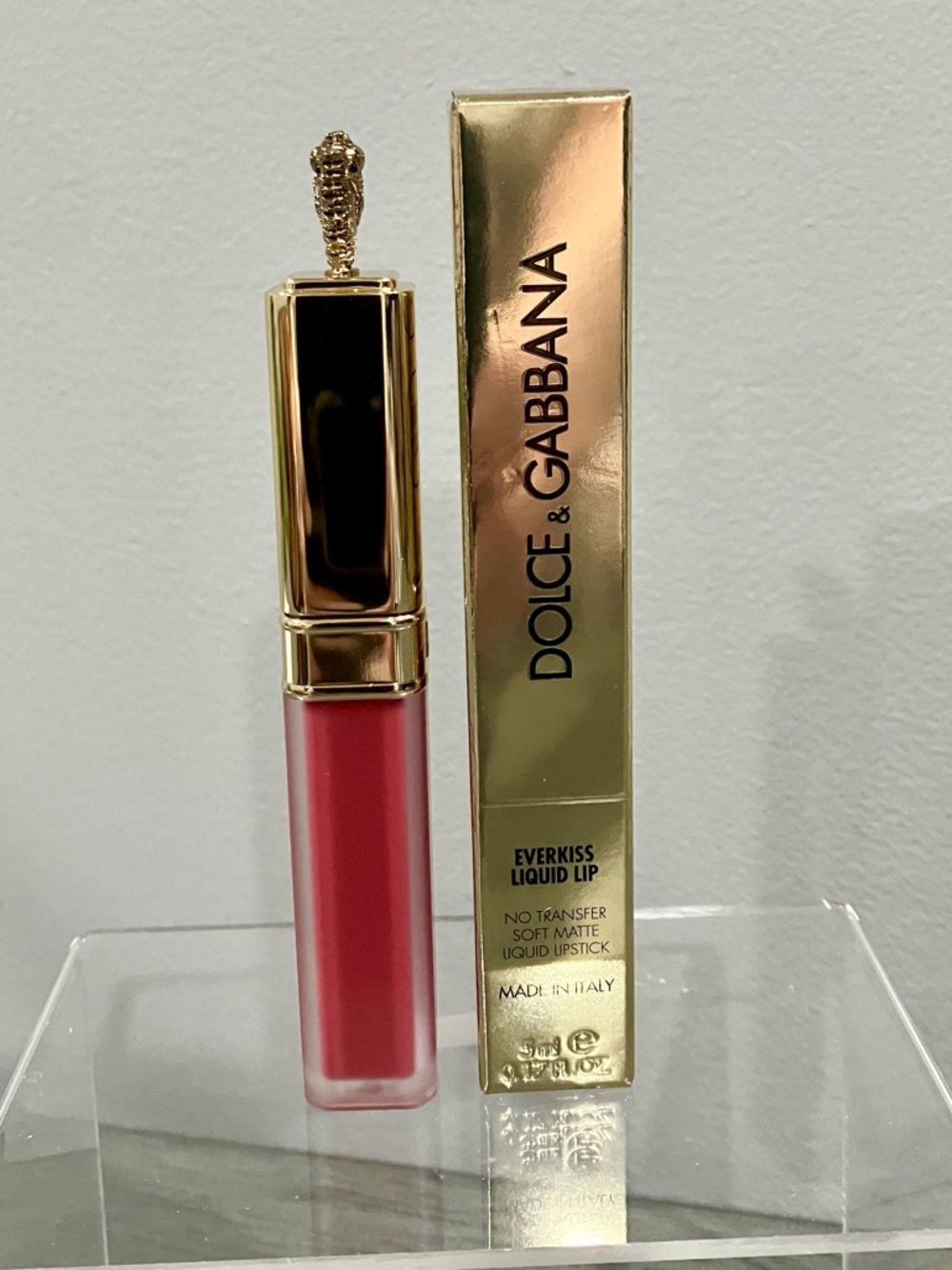 Dolce & Gabbana Everkiss Liquid Lipstick in 215 ‘Passion’ - Picture 3 of 5